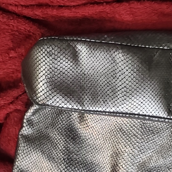 Michael Kors Skorpios Bag - Picture 3 of 11